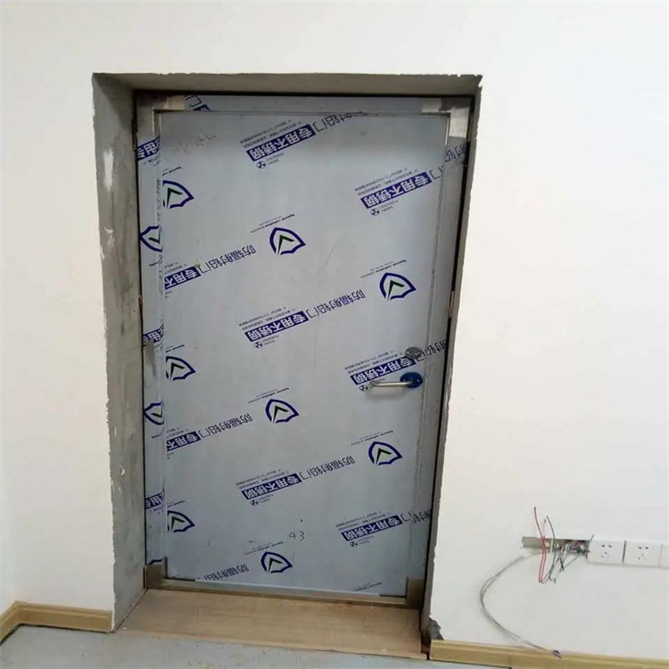 毕节铅门的材质与开启方式